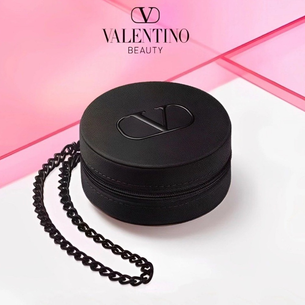 ❗️SOLD❗️Valentino Beauty Pochette Go-Cushion and Wrist chain